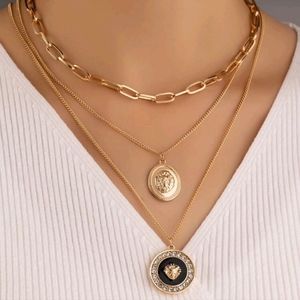 Layered 3 chain pendant necklace